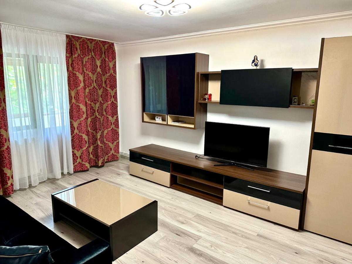 Royal Apartment Buzau Exterior photo